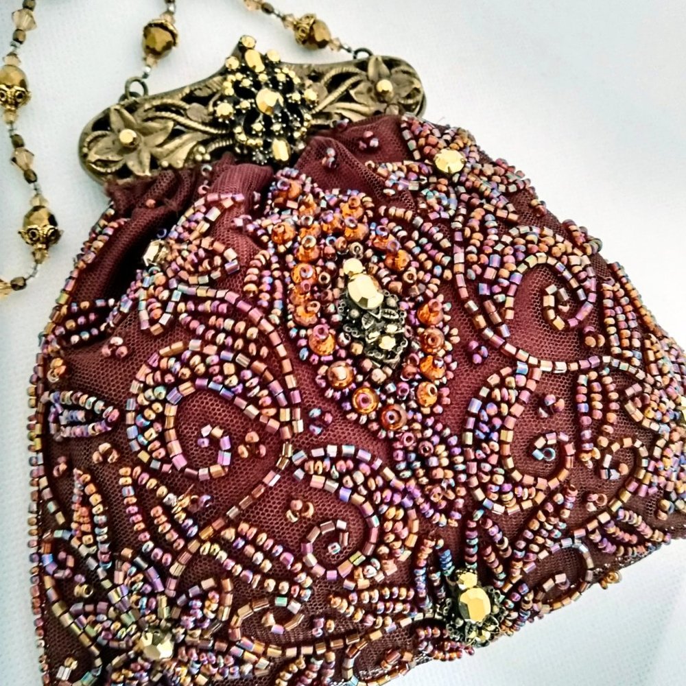 Vintage Beaded Evening Purse BURGUNDY and GOLD Solid brass VTG frame